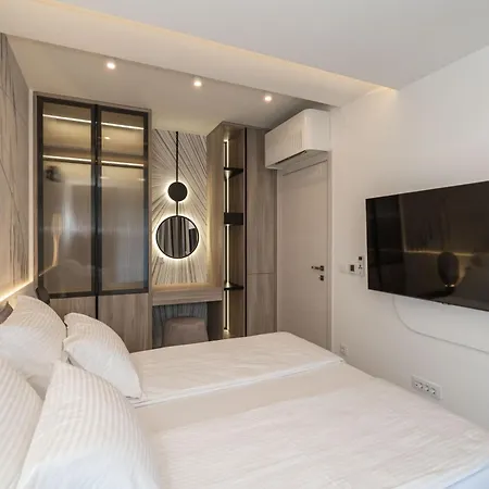 The Signature - Two Bedroom Modern In Lapad Apartment